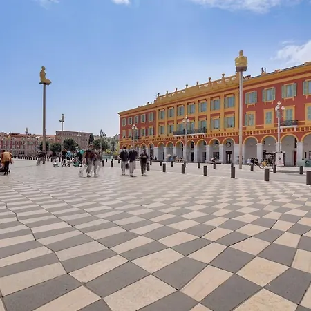 Carre D'or Place Massena - Magnifique